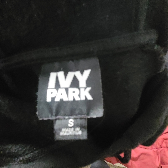 Ivy park cropped hoodie black and white - Picture 15 of 16